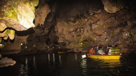 Menelusuri Gua Air Terindah Kedua di Iran 