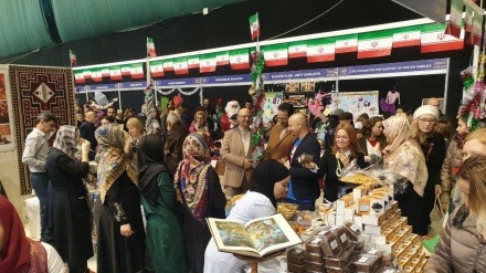 伊朗在波斯尼亚和黑塞哥维那外交慈善市场受到热烈欢迎