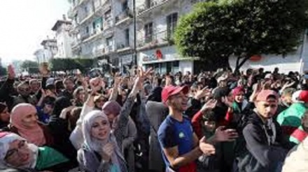 Algeria: manifestazioni anti-voto
