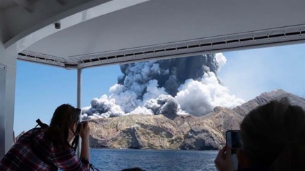 Nuova Zelanda, eruzione volcano, Polizia: 