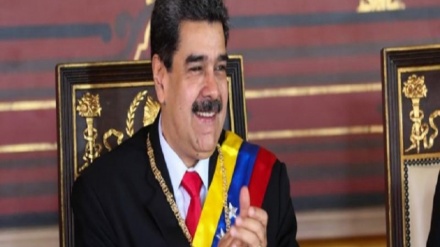 Maduro acusa a diplomático de EEUU de dirigir ataques en Venezuela