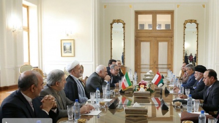 イラン外相、「全ての地域諸国との対話に向けた真剣な意思あり」