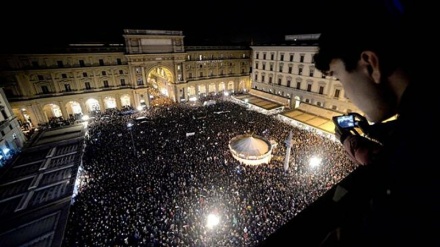 Tens of thousands hold protest against far-right in Italy