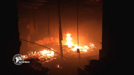 Kedubes AS di Irak Terbakar, Demonstran Lanjutkan Aksi 