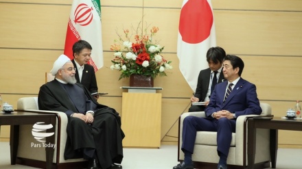 Эрон президенти Ҳасан Руҳоний Японияда (фотожамланма)