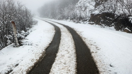 Salju di Hari-hari Akhir Musim Gugur di Gilan 