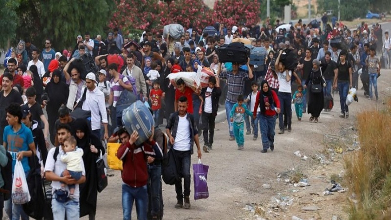 सीरियाई शरणार्थियों को मौत के मुंह में झोंक कर अपनी बार्गेनिंग पोज़ीशन मज़बूत करना चाहते हैं अर्दोग़ान?!