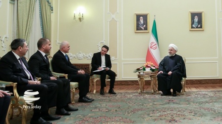 Rohani: Teherán y Bakú han dado pasos positivos para profundizar relaciones+Video