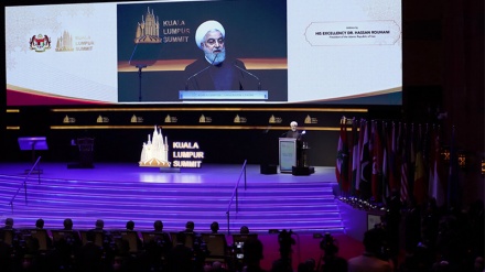 Ruhani: Bota islame të parashikojë masa për t'u çliruar nga sistemi financiar i Amerikës