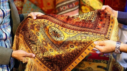 Ausstellung für handgefertigte Teppiche in Isfahan eröffnet