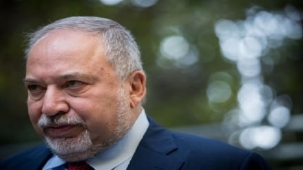 ליברמן תוקף את הערבים והחרדים