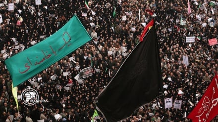 9 Dey Bukti Kesetiaan Rakyat Iran pada Pemerintahan Islam
