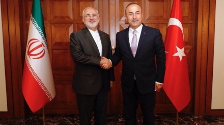 イランとトルコの外相が協議