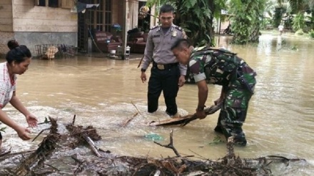 印度尼西亚的洪水造成7人死亡