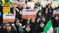 イラン全国で、２００９年の国内暴動を非難する国民大行進の記念日式典が実施
