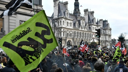 Jelek Verdhët i bashkohen radhëve të grevistëve në Francë