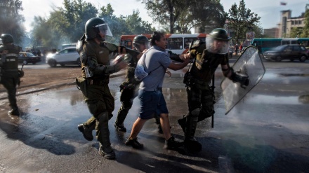 Protesta de camioneros opositores en Chile 