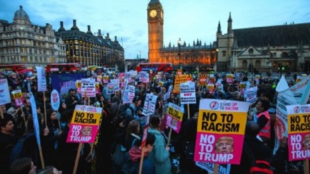 NATO summit: Trump condemned by British protesters