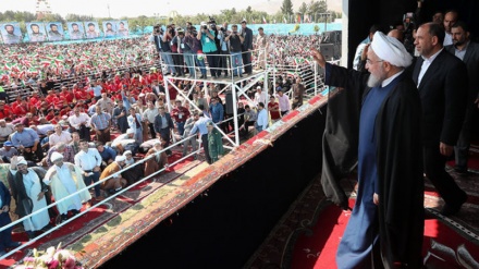 イラン大統領「制裁下にあるイランの発展状況は好ましい」