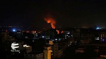 İşgalci İsrail savaş uçakları Gazze'yi bombaladılar 