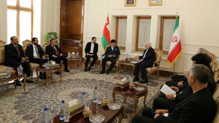 イラン・オマーン外相会談 二国間協力を確認