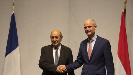 Le Drian: Europa se opone a la máxima presión de EEUU contra Irán