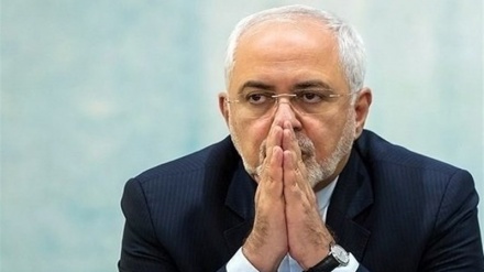 Zarif: Tragjedia e rrëzimit të avionit nuk duhet politizuar