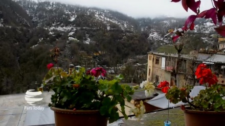 Video: Las bellezas escénicas de Masuleh en medio de la niebla y la nieve