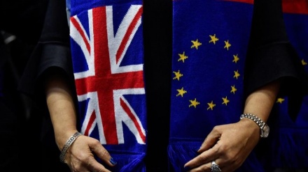 Brexit, Europarlamento approva l'uscita di Londra dall'Ue