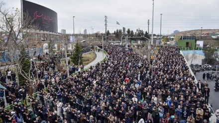 Pamje nga ceremonia e namazit të së premtes në Teheran