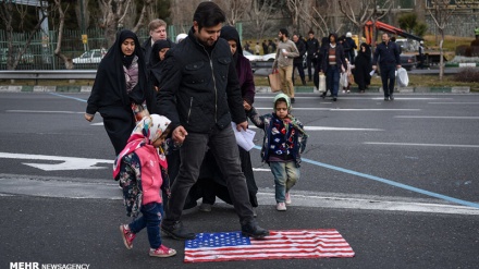 Orët e para të pjesëmarrjes së qytetarëve të Teheranit në ceremoninë e namazit të së premtes në Teheran