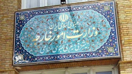 واکنش وزارت خارجه ایران به بازداشت چند ساعته سفیر انگلیس در تهران: منتظر گزارش نیروی انتظامی هستیم