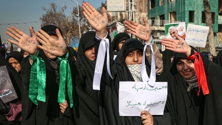 Warga Mashhad Pawai Dukung Front Muqawama