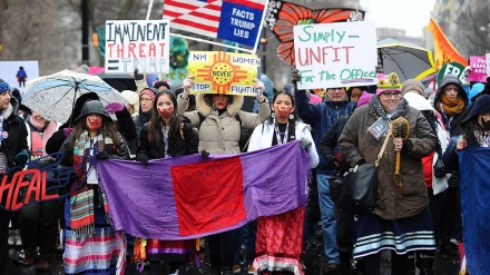 アメリカで、女性らによる反トランプデモが実施（動画）