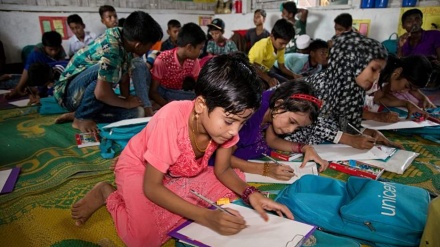 রোহিঙ্গা শিশুদের আনুষ্ঠানিক শিক্ষা গ্রহণের সুযোগ দেবে বাংলাদেশ