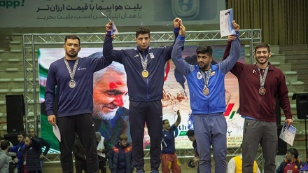 Tim Iran Juara Gulat Internasional Piala Takhti (2)