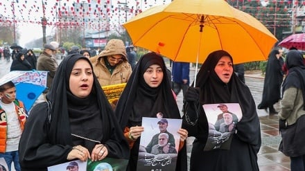 Ratusan Ribu Warga Rasht Kecam Kejahatan Amerika (2)