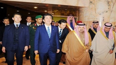 Shinzo Abe Tiba di Riyadh