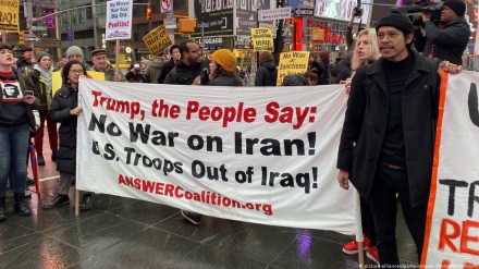 英・ロンドンで反米デモ