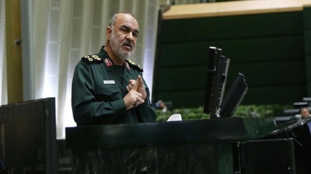 سرلشکر سلامی: بیش از همه به خاطر سانحه هواپیمای اوکراینی ناراحتیم