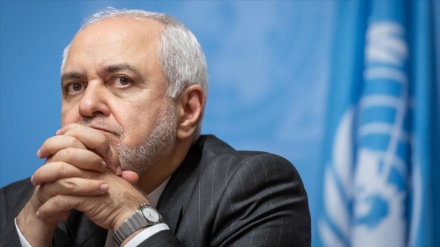 Zarif critica al Reino Unido por seguir “ciegamente” a EEUU