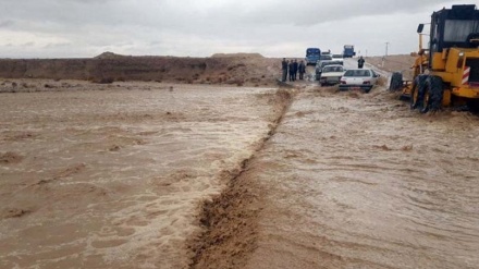 イラン南東部で洪水が発生