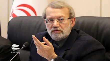 Lariyani: EEUU busca golpear a Irán por cualquier medio posible