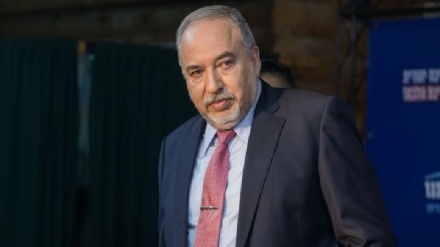 ליברמן: גנץ ונתניהו כמו מנחים בתכנית הכל דיבורים