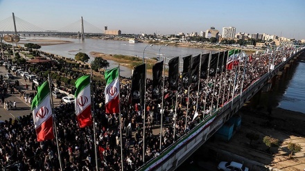 Jutaan Warga Khuzestan Tumpah Ruah ke Jalan