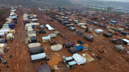 Suriye ve Rusya: Washington Rukban Kampındaki teröristlere silah taşıyor