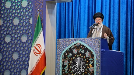 Ceremonia e namazit të së premtes në Teheran nën drejtimin e Ajetullah Khamenei