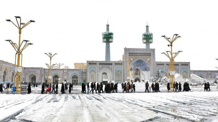 Salju Mengguyur Kota Mashhad (1)