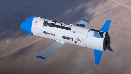 米国防総省の最新型無人機、初の試験飛行で墜落