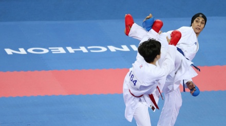 İranlı bayan karateci Paris'te altın madalya kazandı  